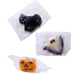 Notre sélection sucreries d'Halloween : citrouilles, chat noir et fantôme en pâte d'amandes.